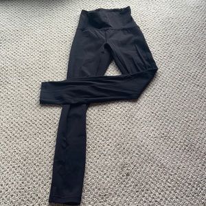 Lulu lemon train times leggings